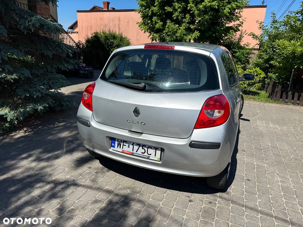 Renault Clio - 6