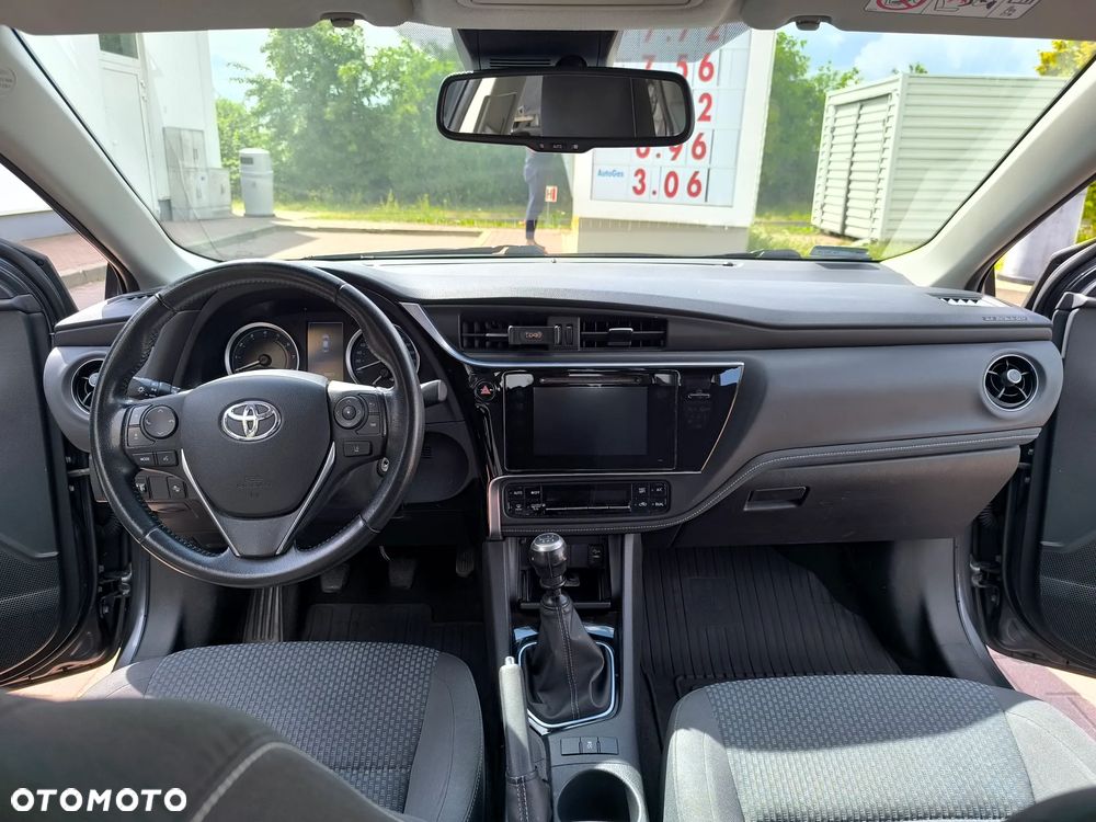 Toyota Corolla 1.6 Comfort - 17