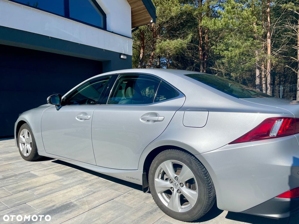 Lexus IS 300h Elegance - 4