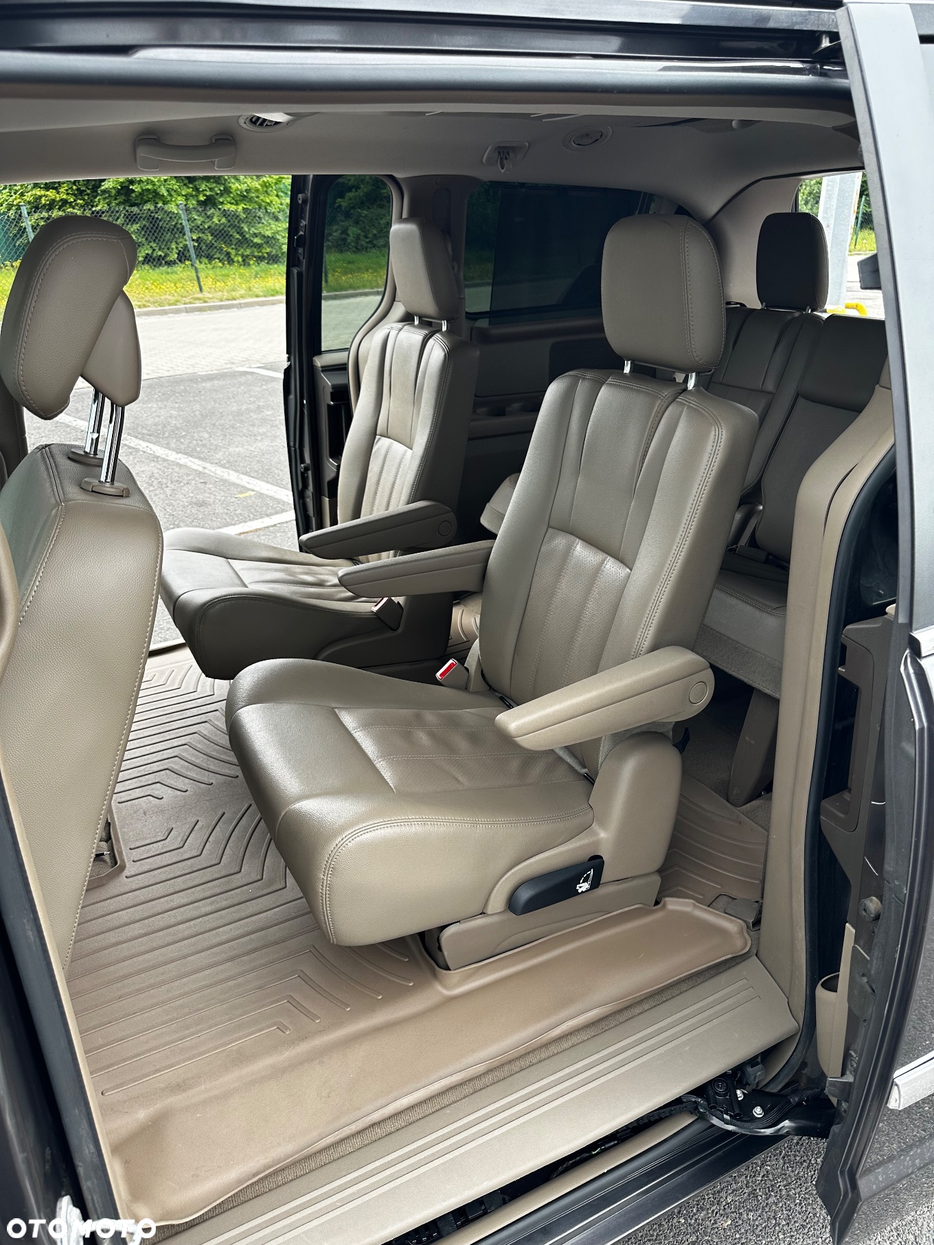 Chrysler Town & Country 3.6 Limited - 4