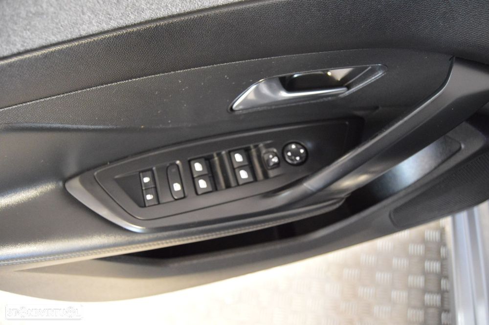 Peugeot 308 PureTech 130 EAT8 Allure Pack - 25