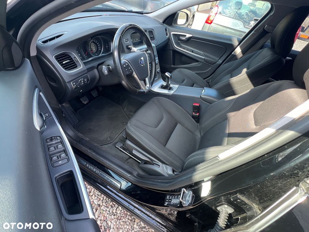 Volvo V60 D4 Momentum - 10
