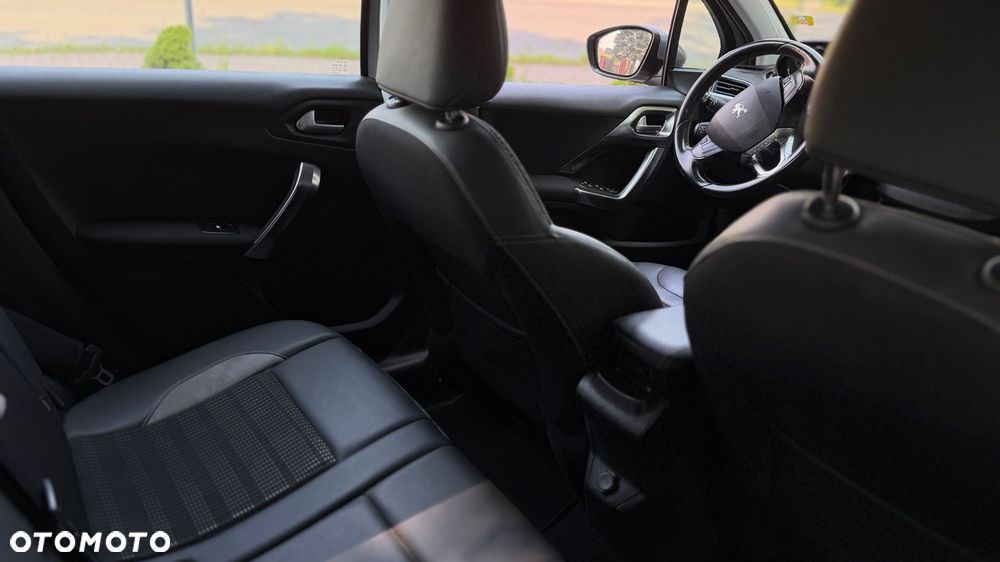 Peugeot 2008 - 8