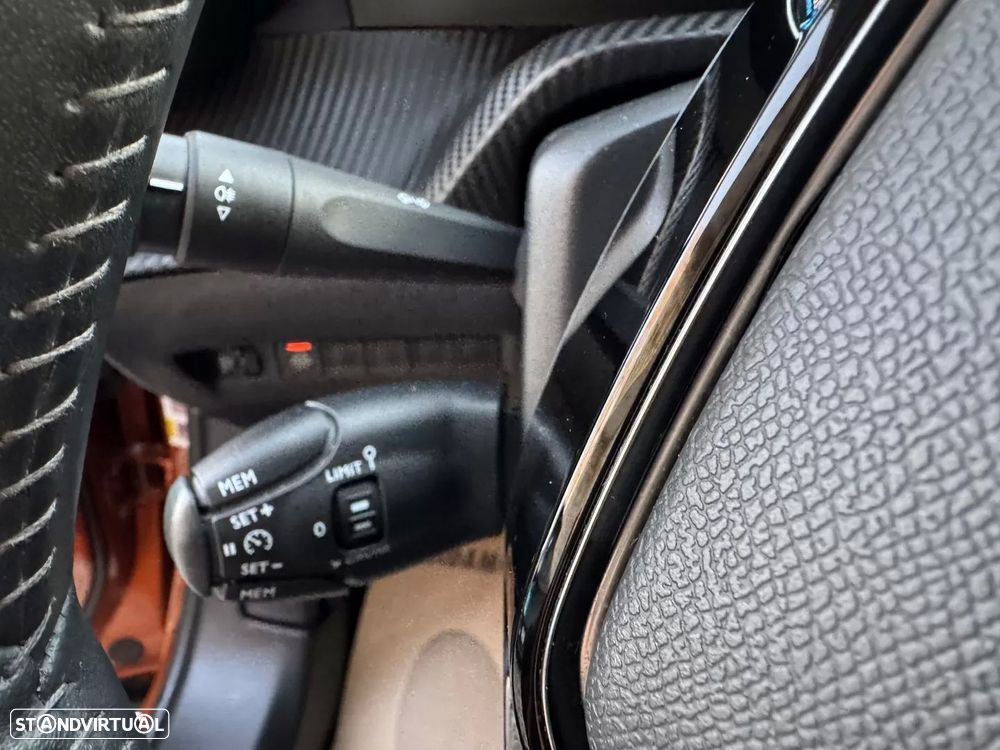 Peugeot e-2008 50 kWh Allure - 34