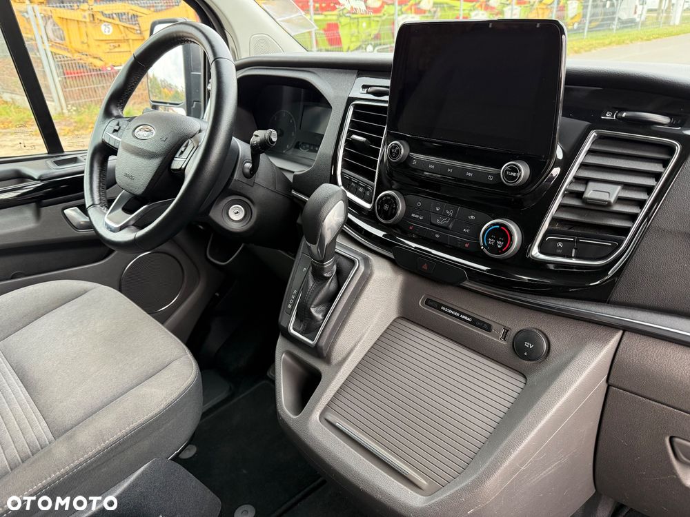 Ford Tourneo Custom 320 L1H1 VA Autm Titanium - 24