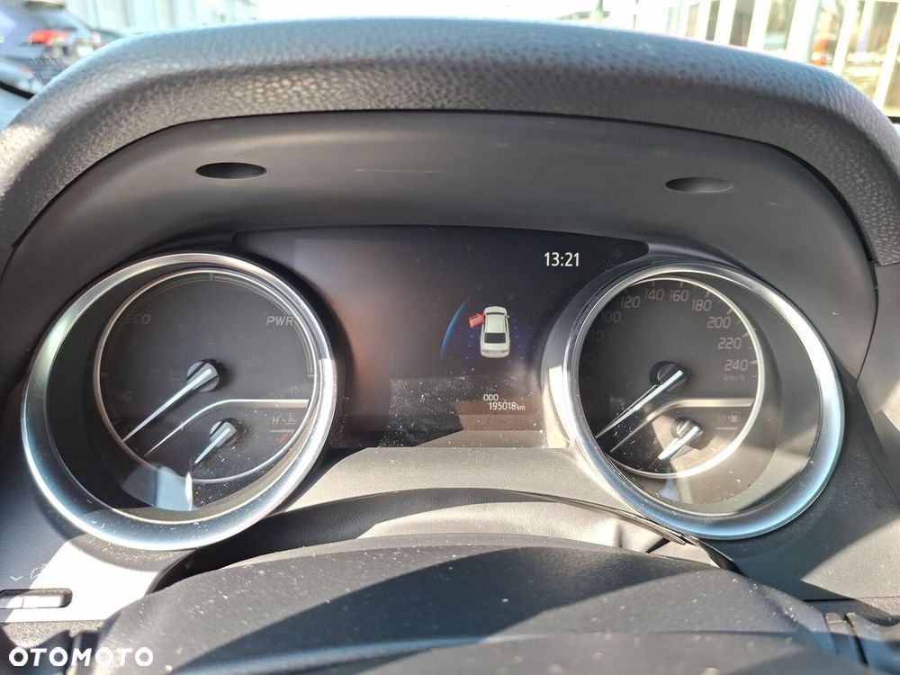 Toyota Camry 2.5 Hybrid Executive CVT - 17