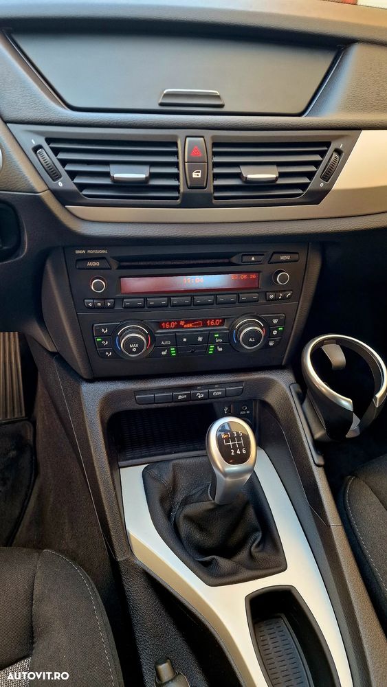 BMW X1 xDrive18d Sport Line - 7