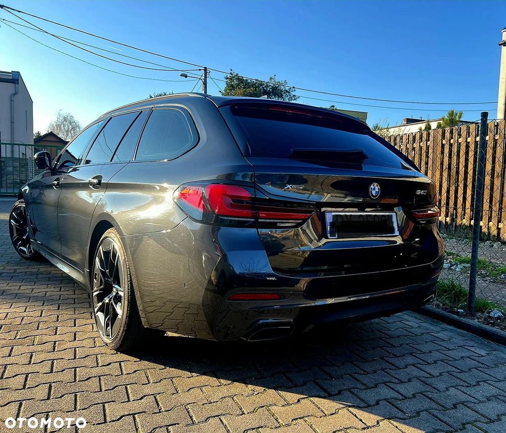 BMW Seria 5 540d xDrive Touring M Sport Edition - 4