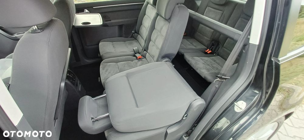 Volkswagen Touran 2.0 TDI DPF DSG Highline - 19