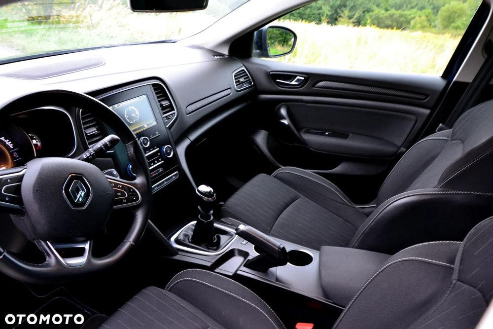Renault Megane TCe 140 GPF LIMITED - 9
