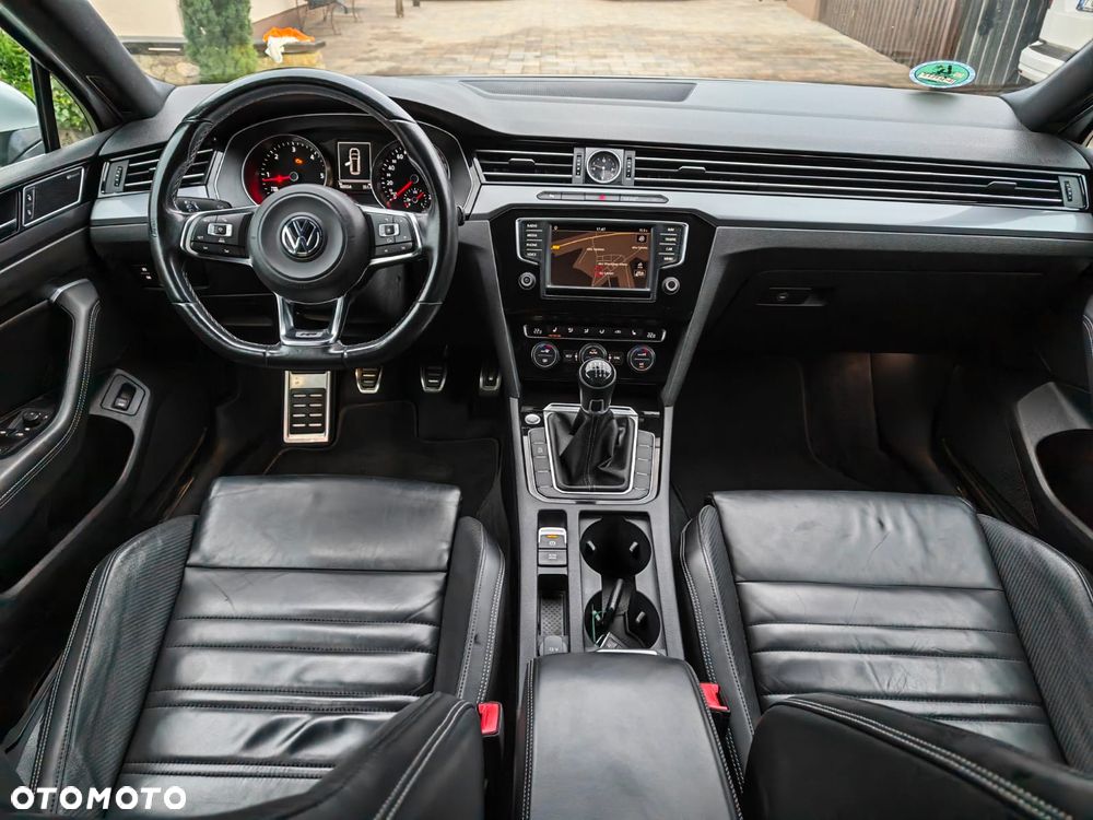 Volkswagen Passat - 23