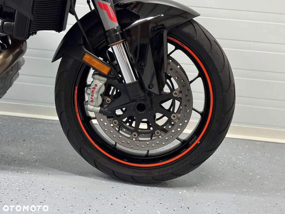 KTM Super Duke - 13