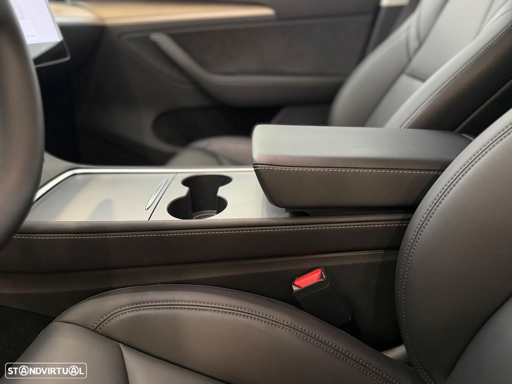 Tesla Model Y Standard - 9