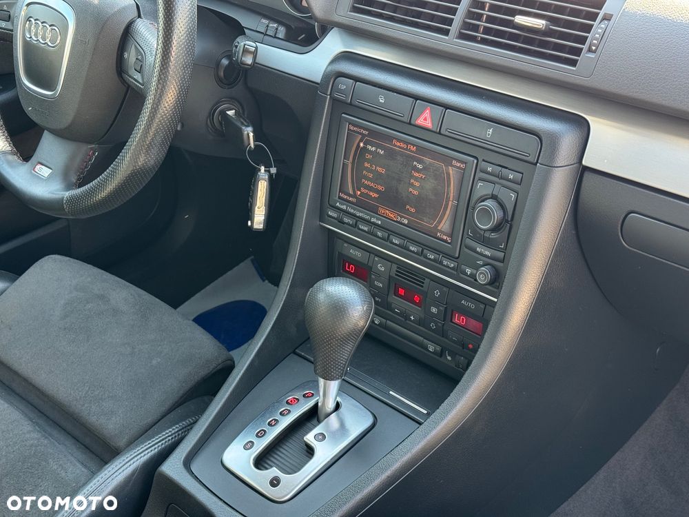 Audi A4 Avant 2.0 TDI Multitronic - 28