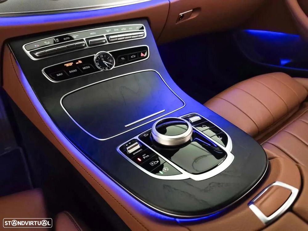 Mercedes-Benz E 220 — fotografia 13