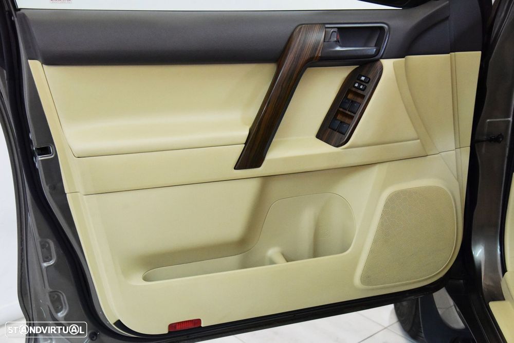 Toyota Land Cruiser 2.8 D-4D CA - 32
