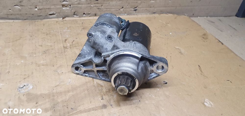 Rozrusznik starter silnika VW FOX 1.2 02T911023G 0001120400 - 3