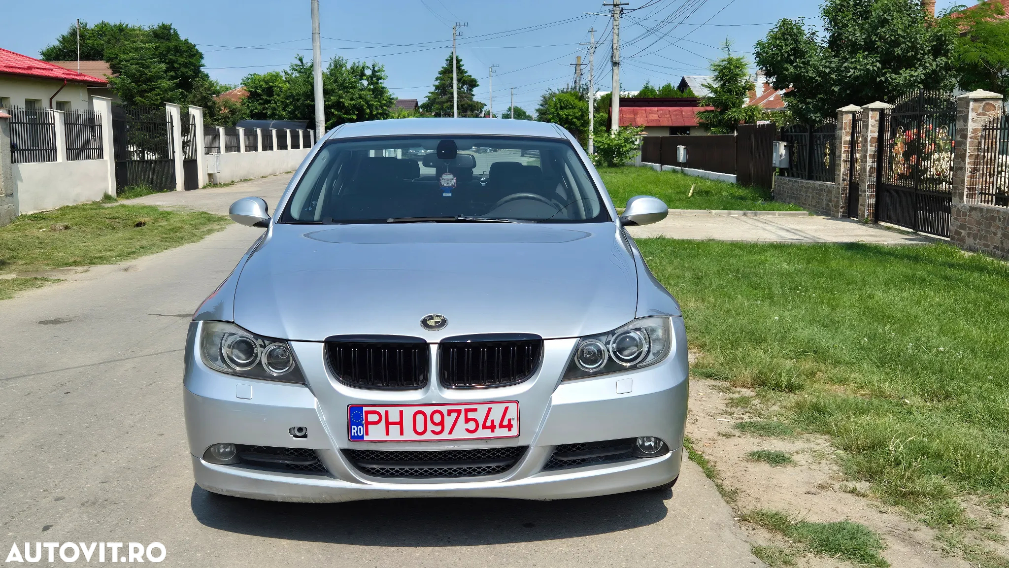 BMW Seria 3 320i - 9