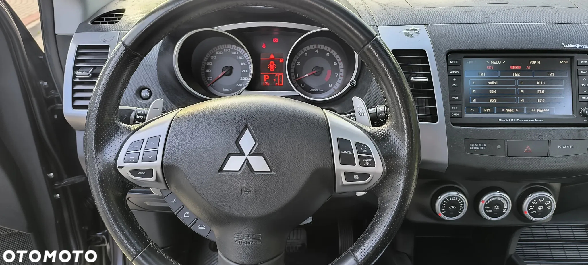 Mitsubishi Outlander 2.4 4WD CVT Intense - 11