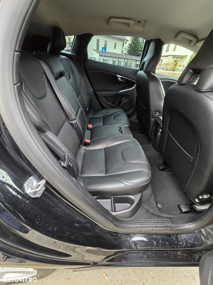 Volvo V40 D2 ECO Aut. Summum - 3