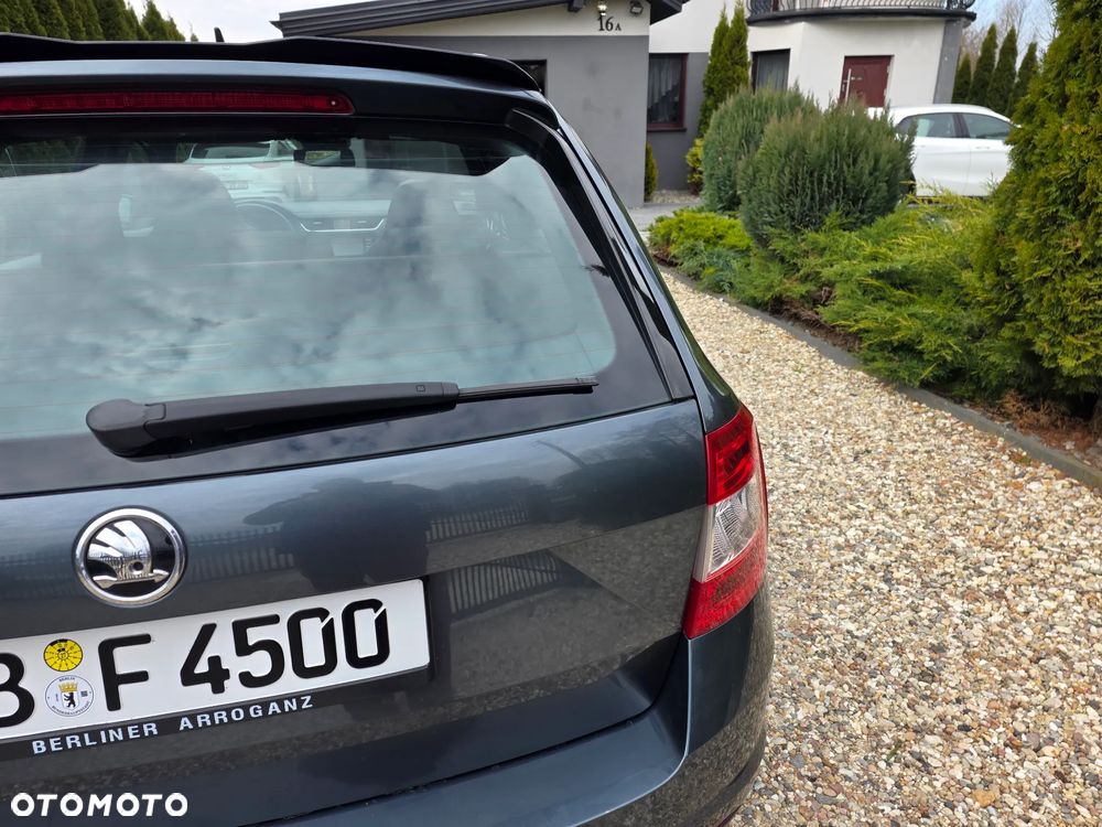 Skoda Octavia 2.0 TDI (Green tec) DSG RS - 13