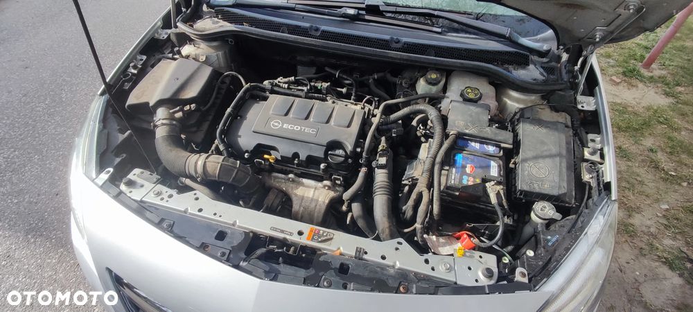 Opel Astra 1.4 T Sport - 12