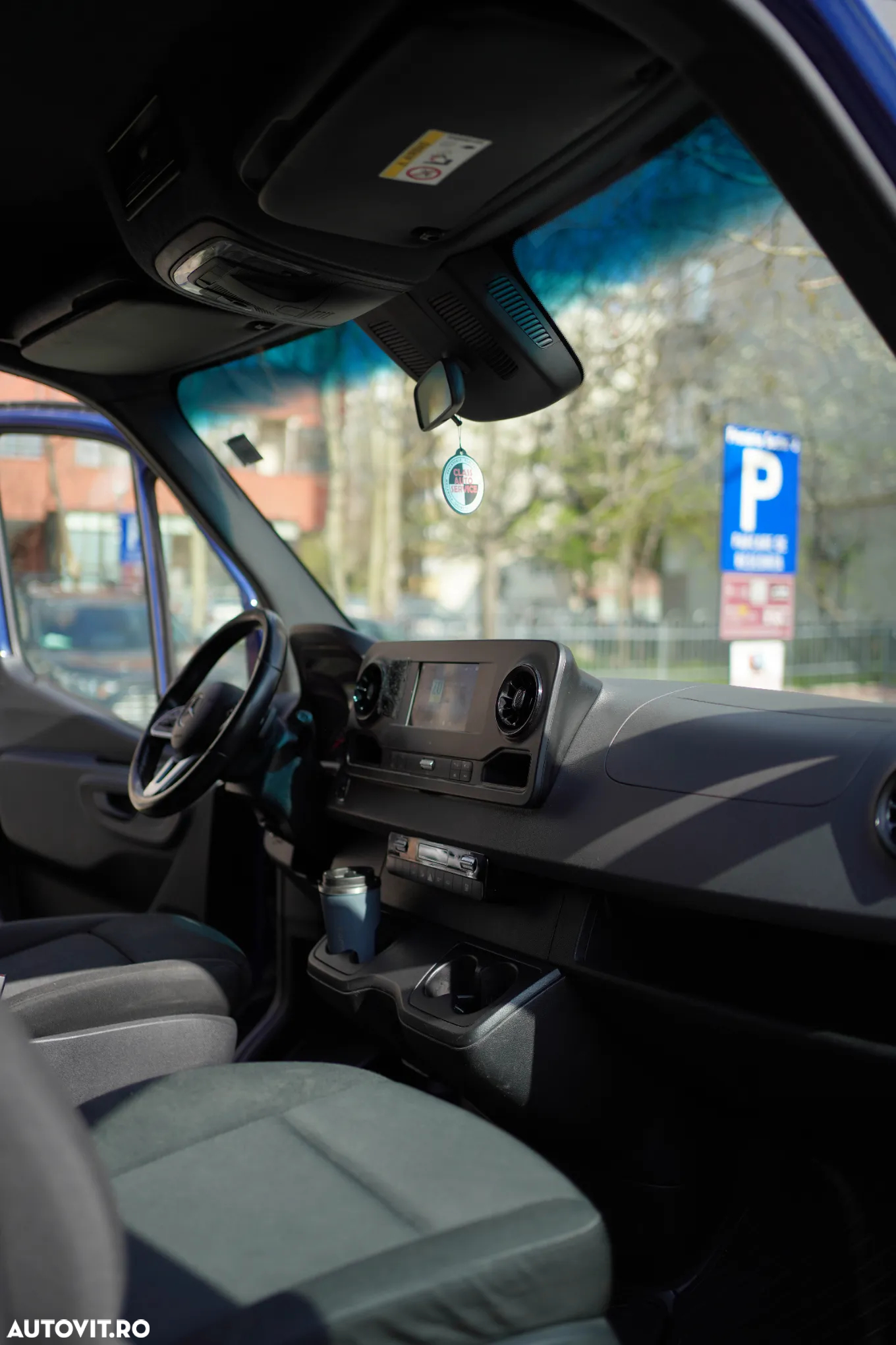 Mercedes-Benz Sprinter - 11