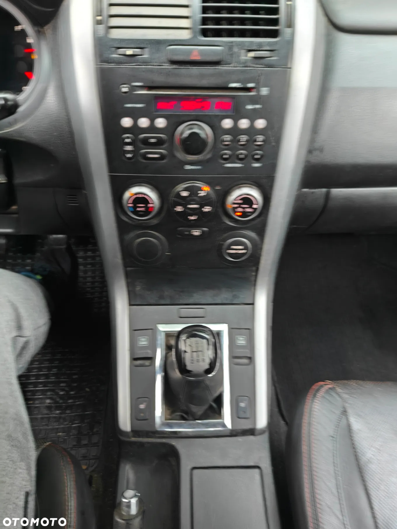 Suzuki Grand Vitara 1.6 De luxe - 15