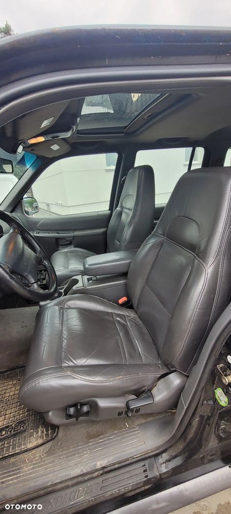 Ford Explorer - 9