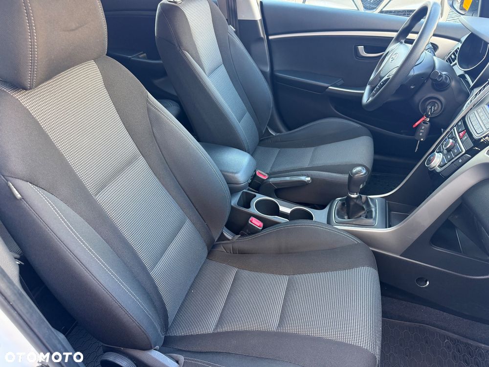 Hyundai i30 1.4 Comfort - 11