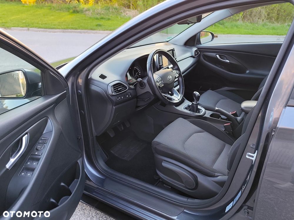 Hyundai i30 1.4 Intro Edition - 9