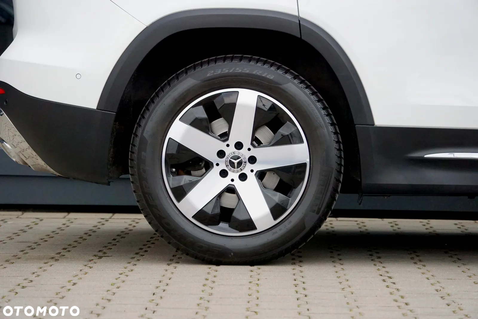 Mercedes-Benz GLB 200 7G-DCT Progressive - 15
