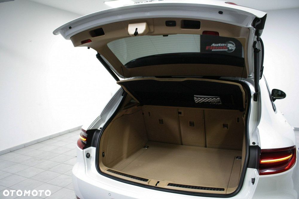 Porsche Macan - 23