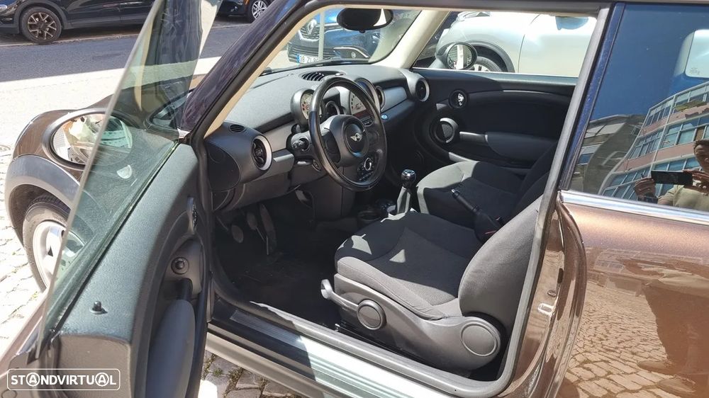 MINI 3 Portas Cooper D - 10
