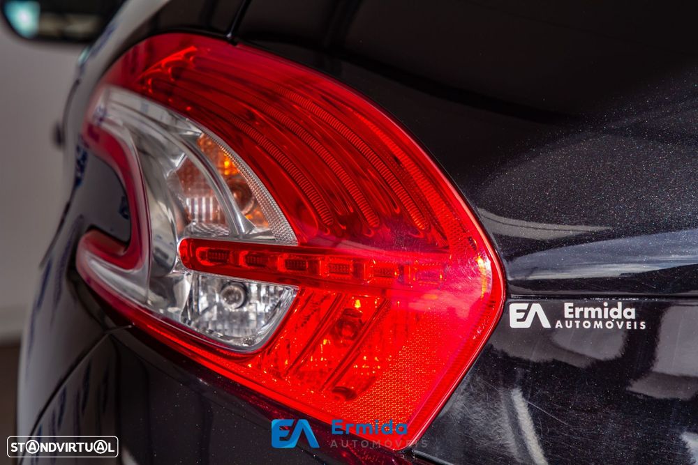 Peugeot 208 1.6 e-HDi Active - 9