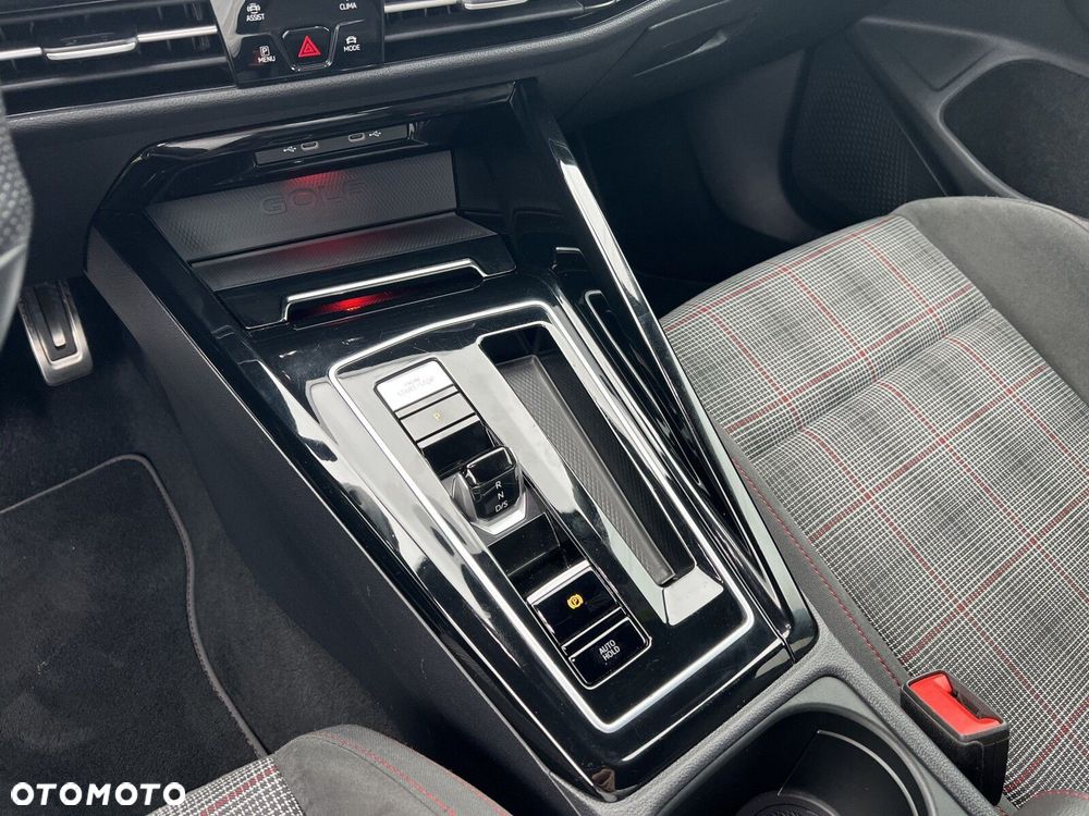 Volkswagen Golf 2.0 TSI GTI DSG - 23