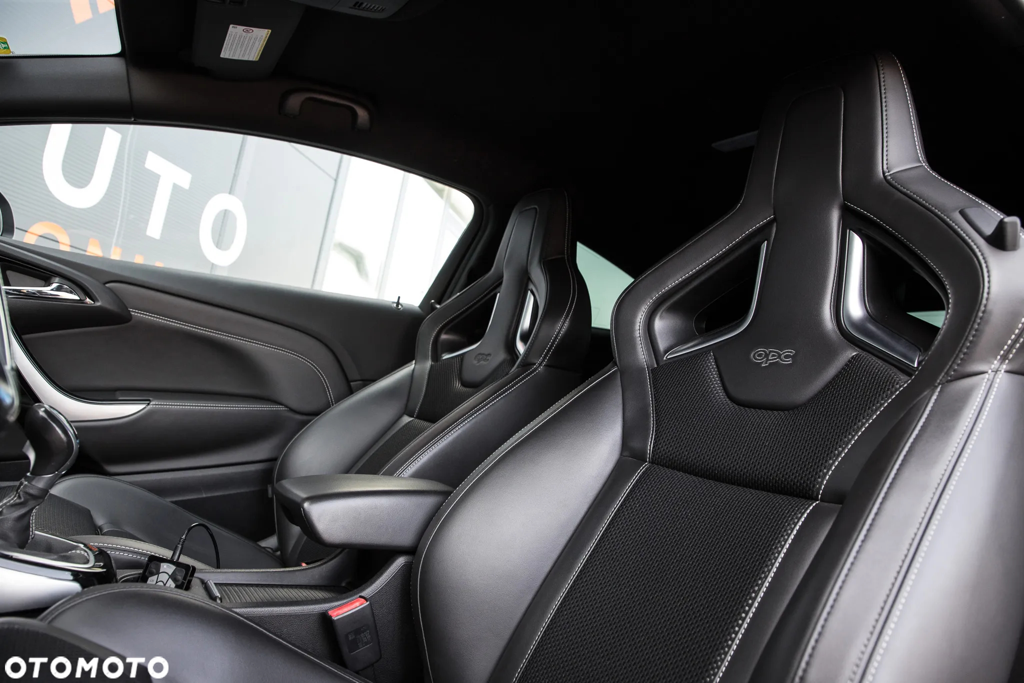 Opel Astra IV GTC OPC - 15