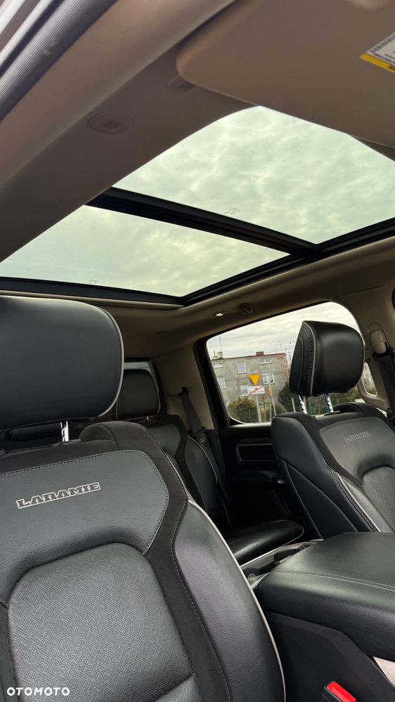 RAM 1500 Crew Cab Shortbed Laramie - 18