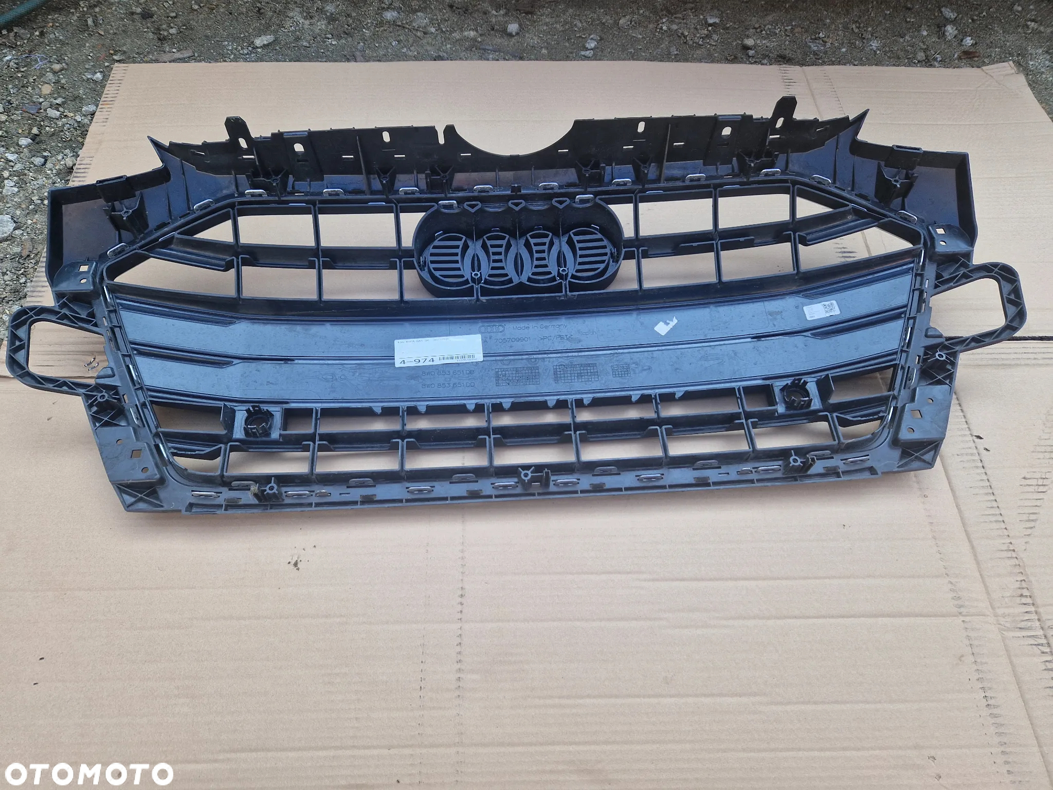 Audi A4 B9 LIFT atrapa grill 8W0853651DB - 8