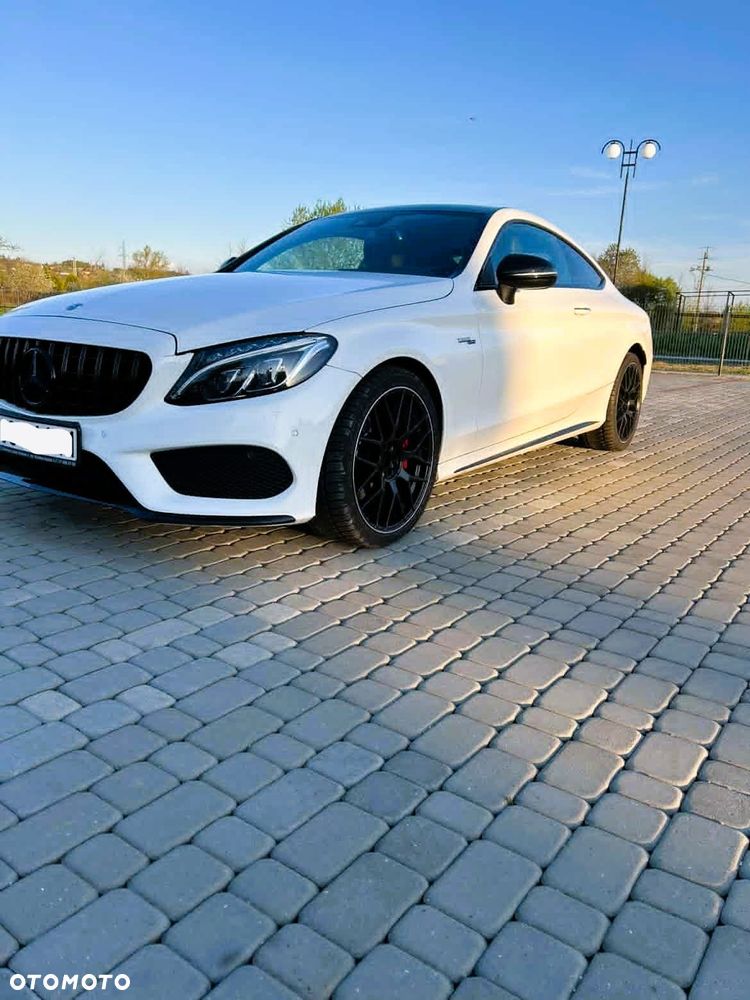 Mercedes-Benz Klasa C 200 4Matic 9G-TRONIC AMG Line - 1