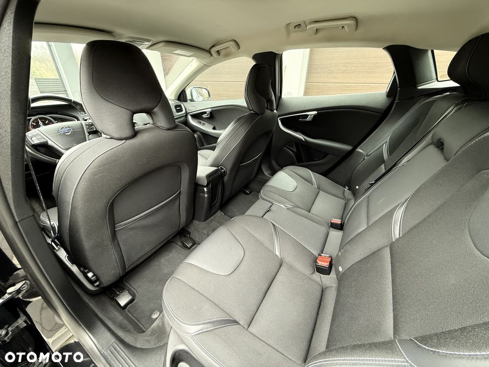 Volvo V40 D2 Drive-E Momentum - 16