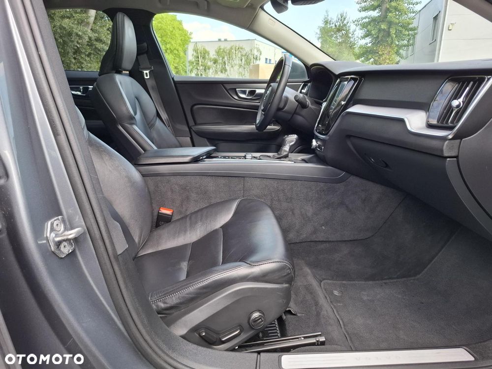 Volvo S60 T6 AWD Momentum Pro - 7