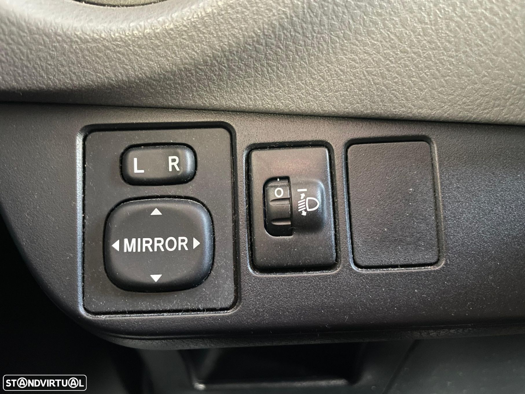 Toyota Yaris 1.0 VVT-i ACtive+AC - 12