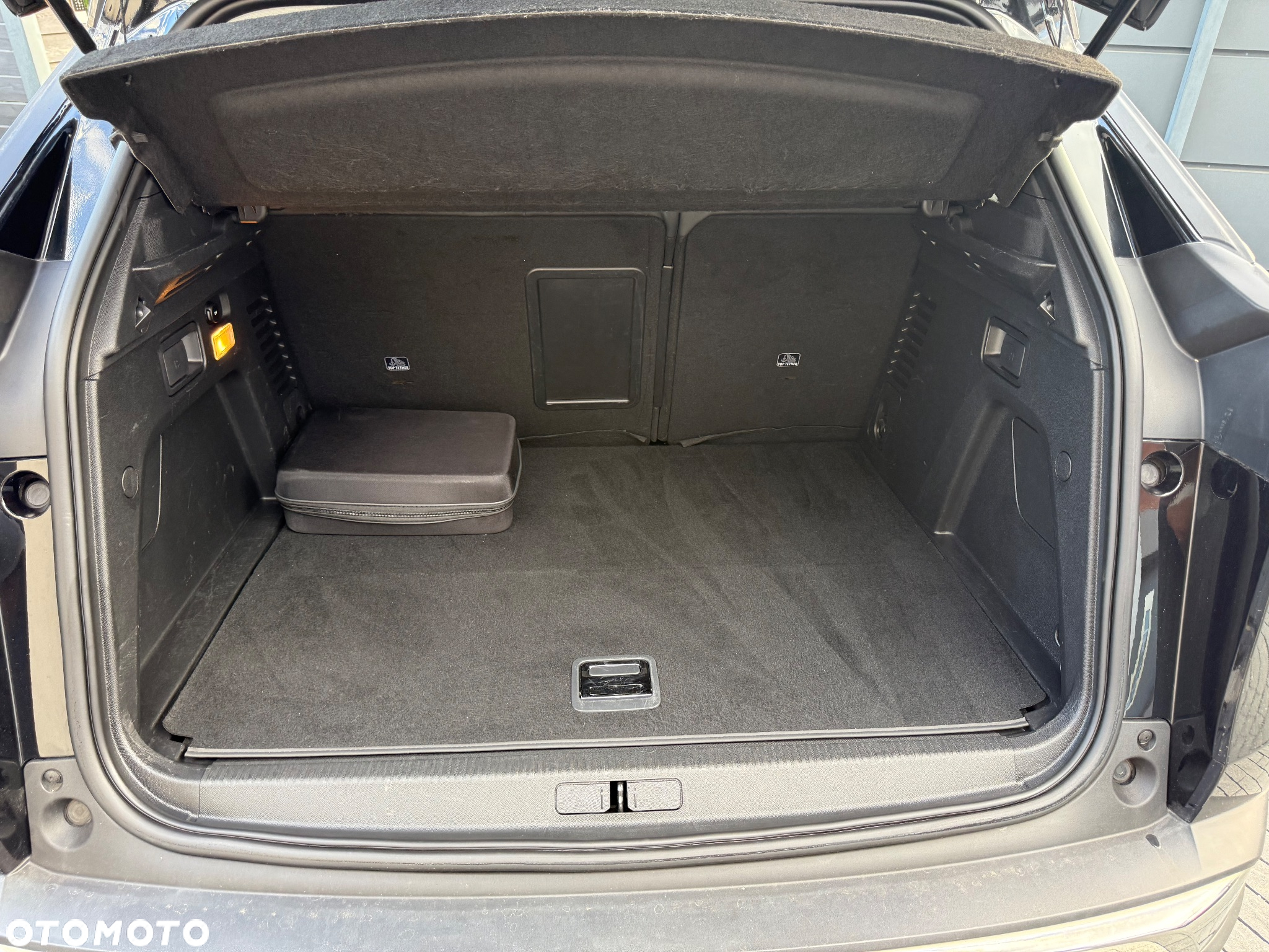 Peugeot 3008 1.6 PureTech HYbrid Allure S&S EAT8 - 34