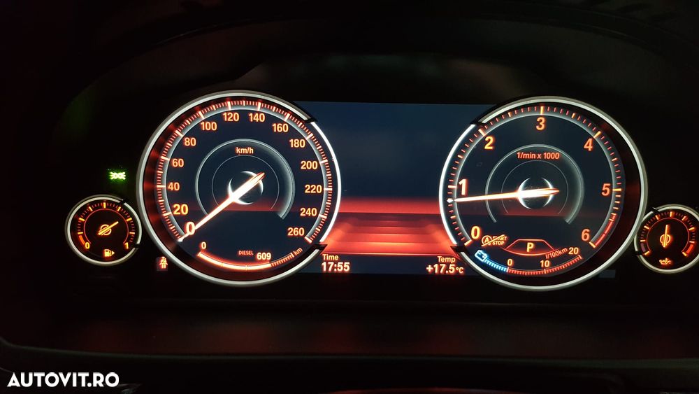 BMW Seria 5 525d xDrive AT - 12