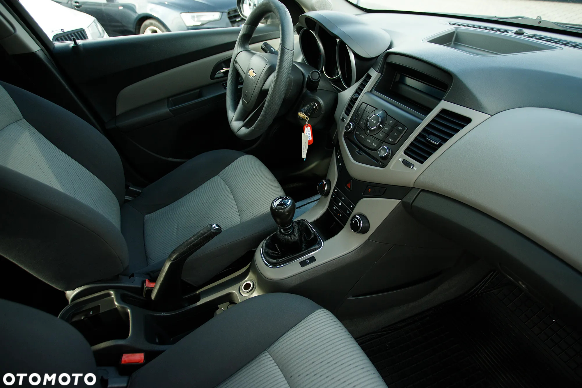 Chevrolet Cruze 1.6 LS - 29