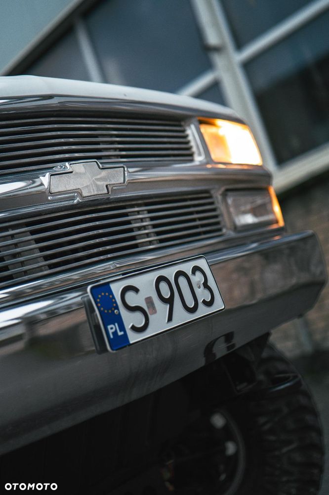 Chevrolet Suburban - 9