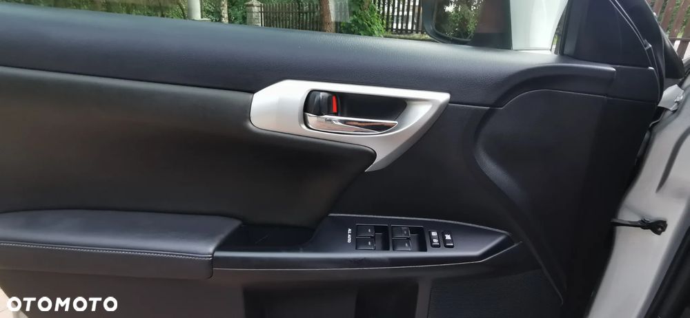 Lexus CT 200h Prestige - 10