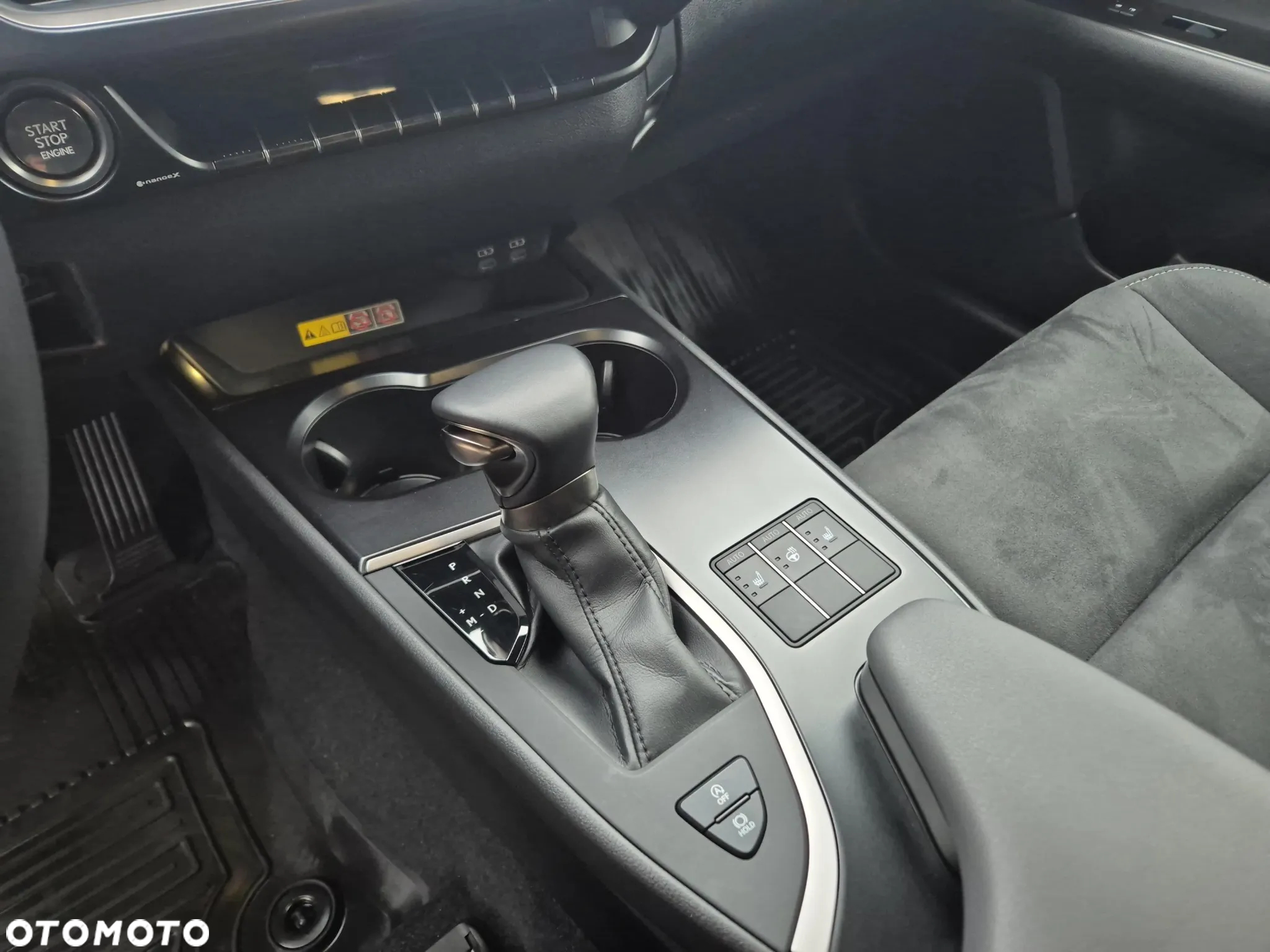 Lexus UX 200 GPF Business Edition 2WD - 15