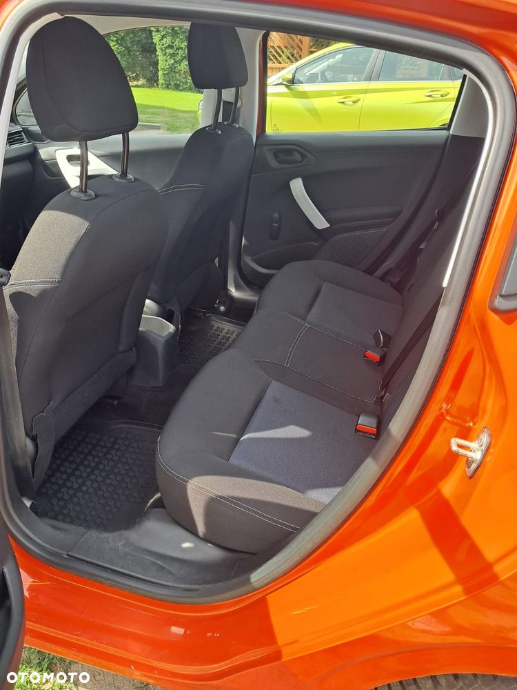 Peugeot 208 - 6